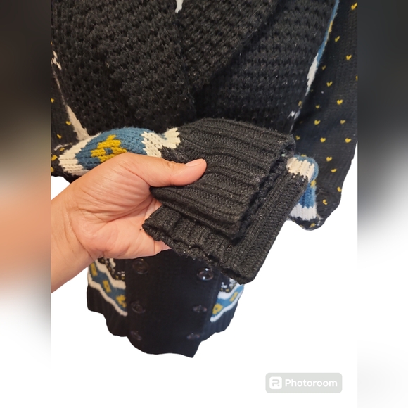 FOREVER 21 Holiday Sweater - Picture 7 of 10